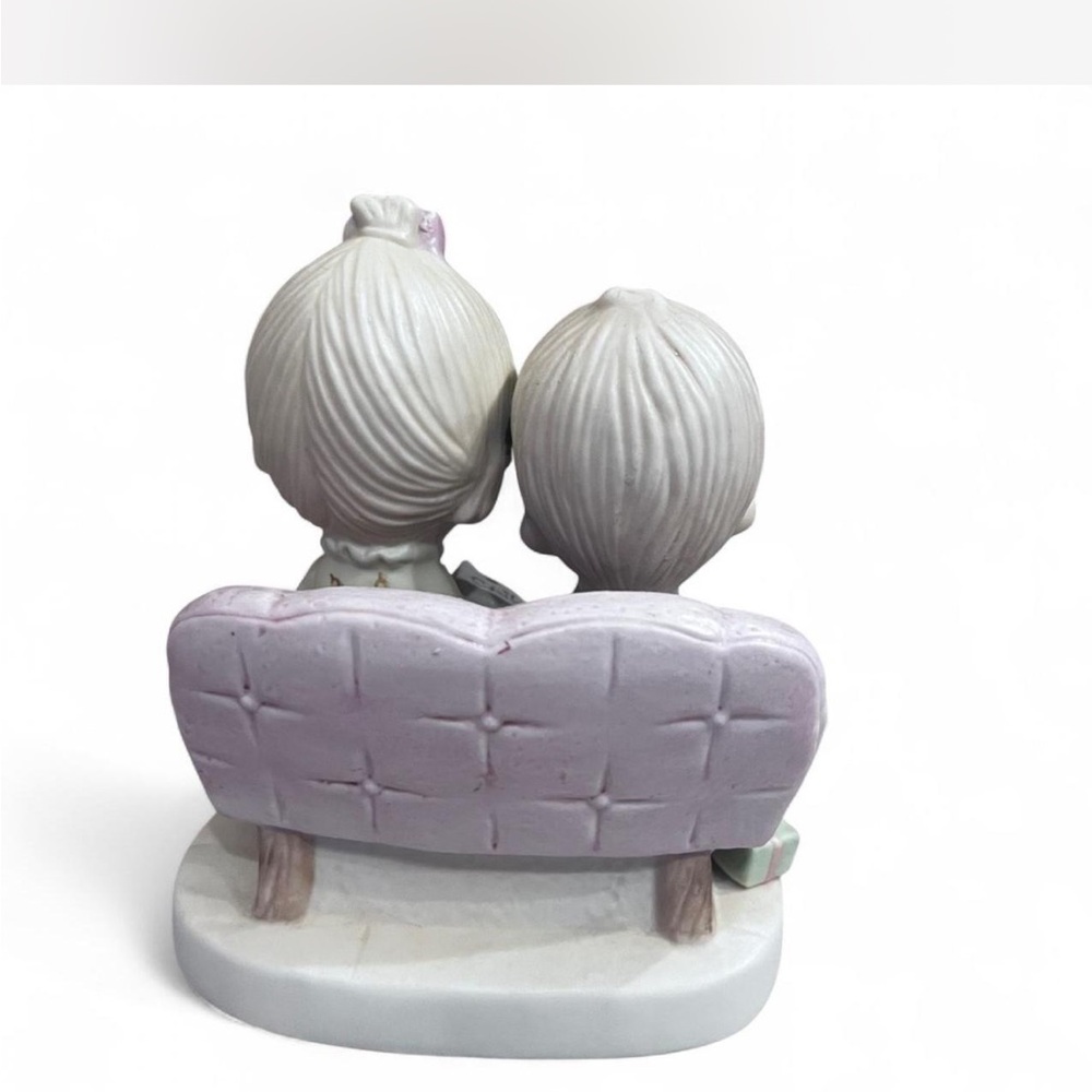 Precious Moments ‘Unto us a child is Born’ figurine - Picture 3 of 8